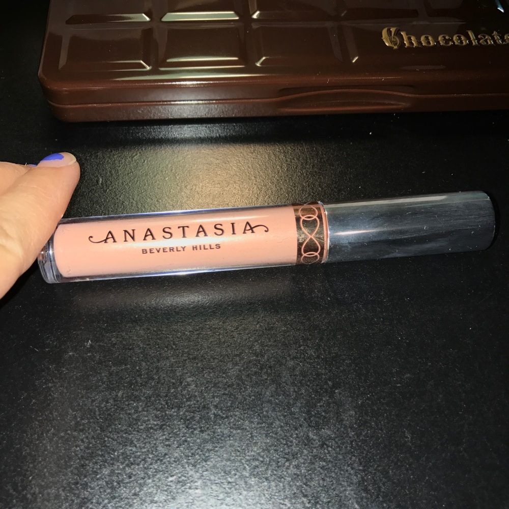 Anastasia Beverly Hills Liquid Lipstick used once